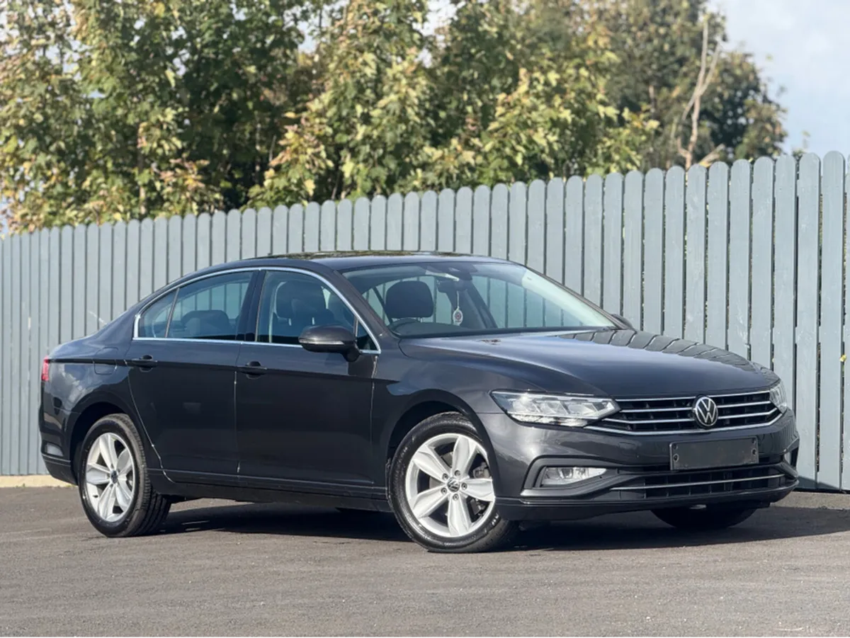 Volkswagen Passat 2021 Volkswagen Passat SE NAV TD - Image 1