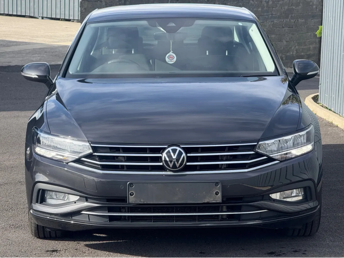 Volkswagen Passat 2021 Volkswagen Passat SE NAV TD - Image 3