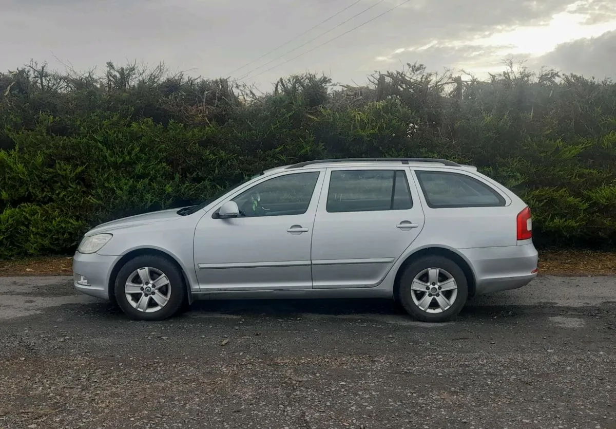 2010 Skoda Octavia 1.6TDI Estate - Image 3