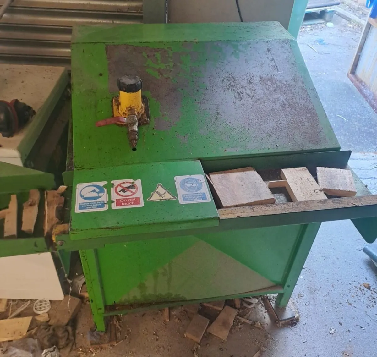 Kindling machine - Image 1