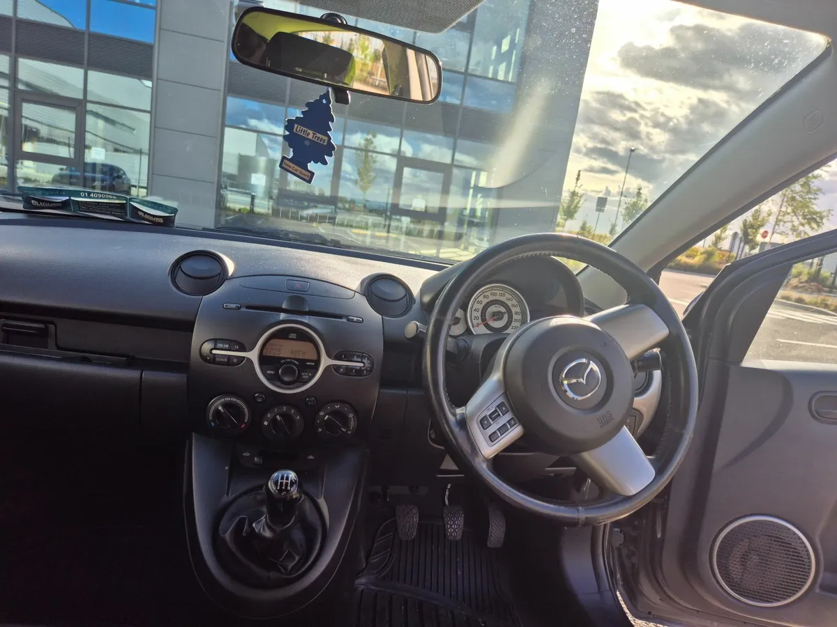 Mazda Mazda2 2010 - Image 3
