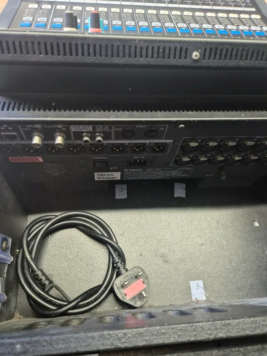 Yamaha ls9 16ch in flightcase - Image 3