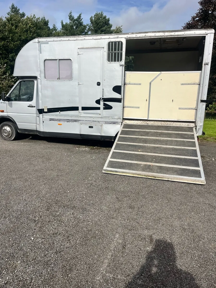 2 horse/pony little lorry. - Image 1