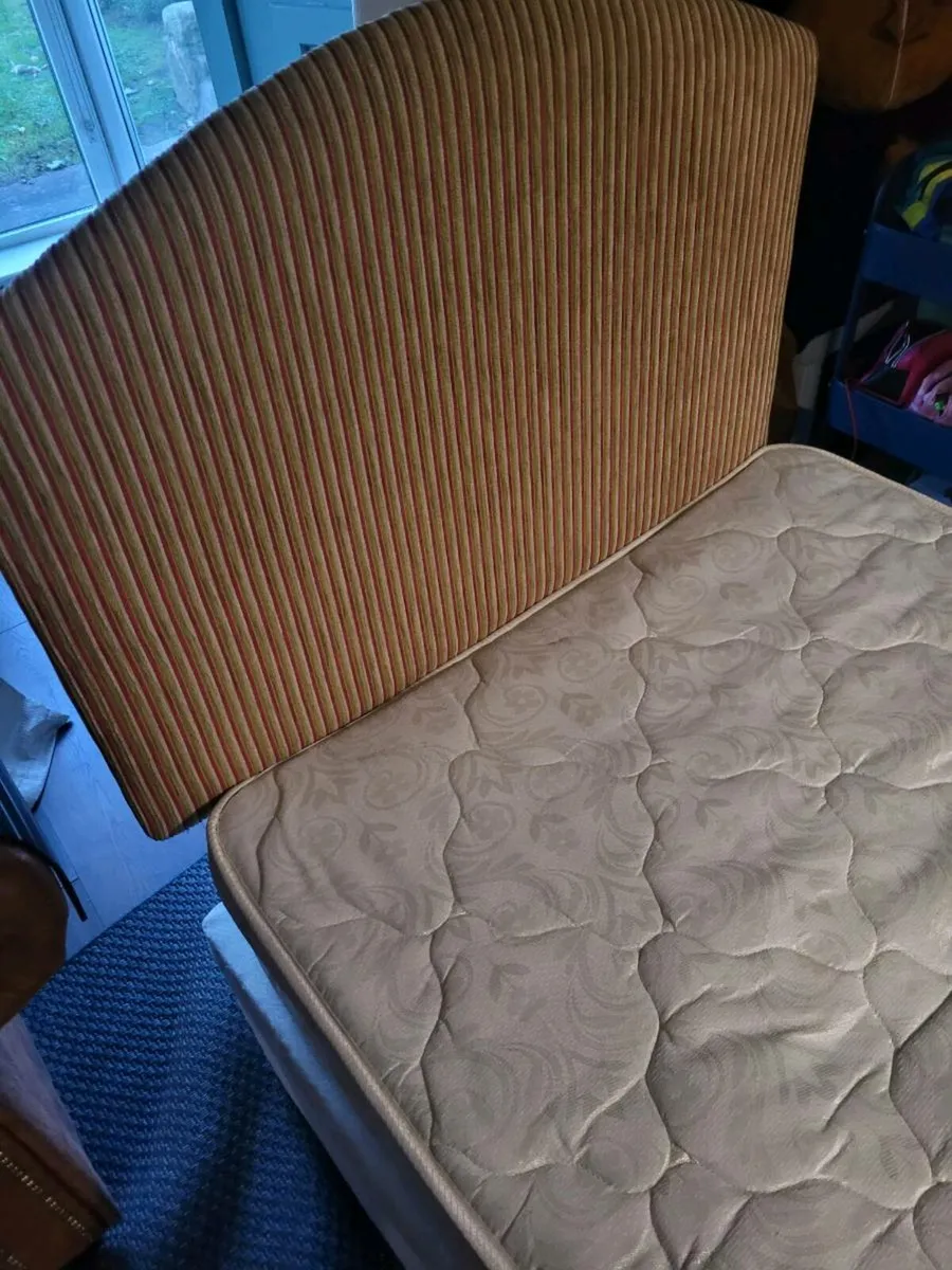 Single bed - Image 1