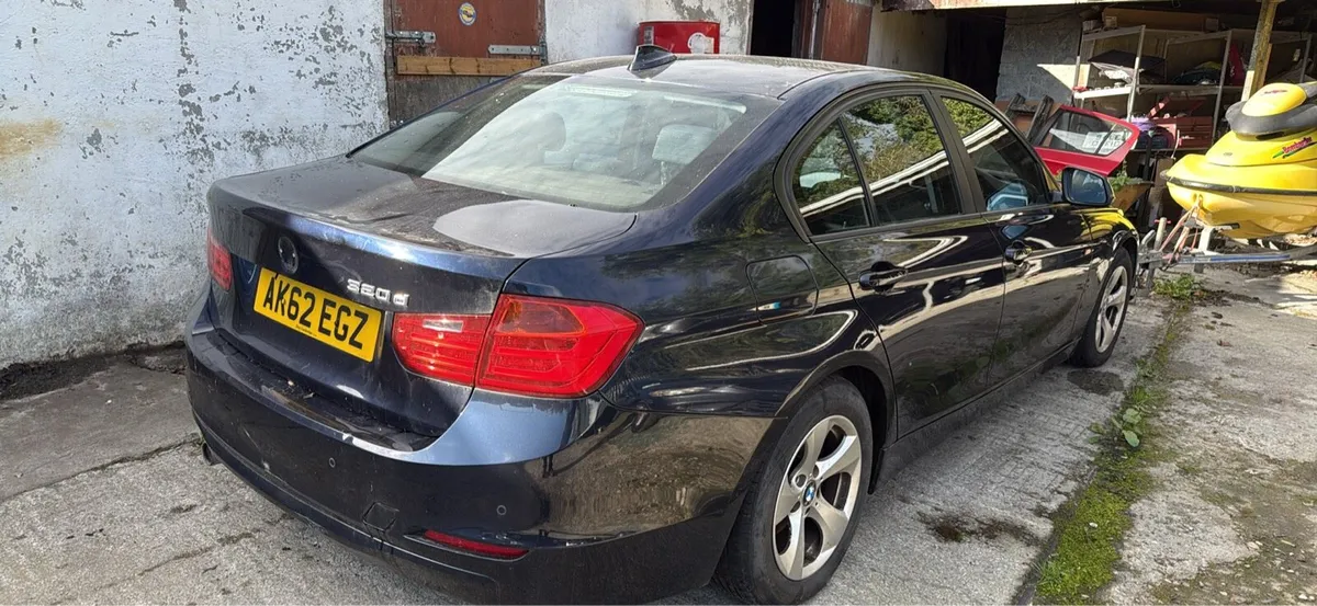 Bmw 318d 2012 F30 for parts - Image 4
