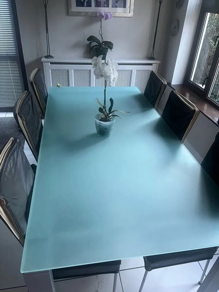 Dining Table and chairs - Image 3
