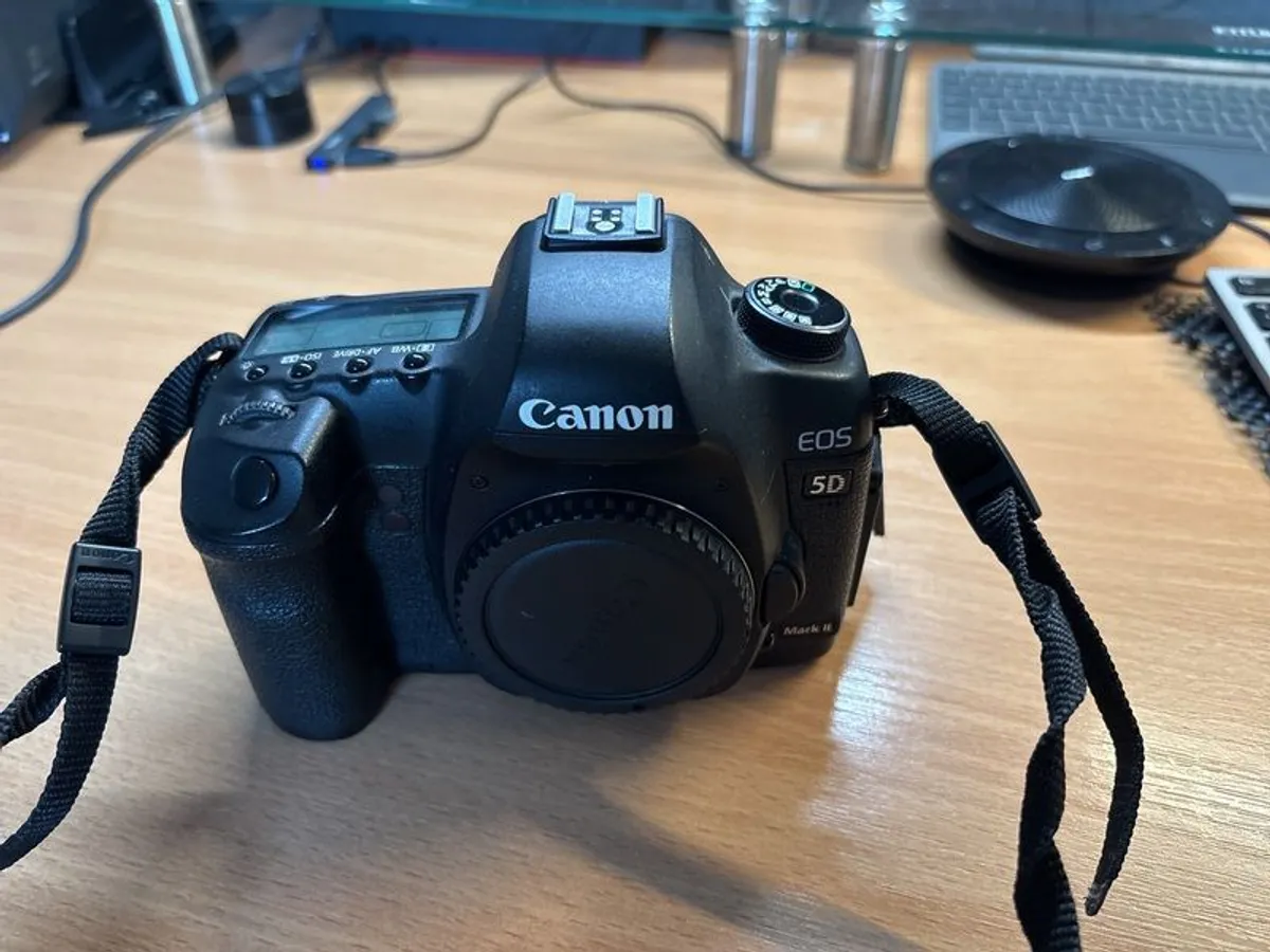 Canon 5D Mk2 - Image 2