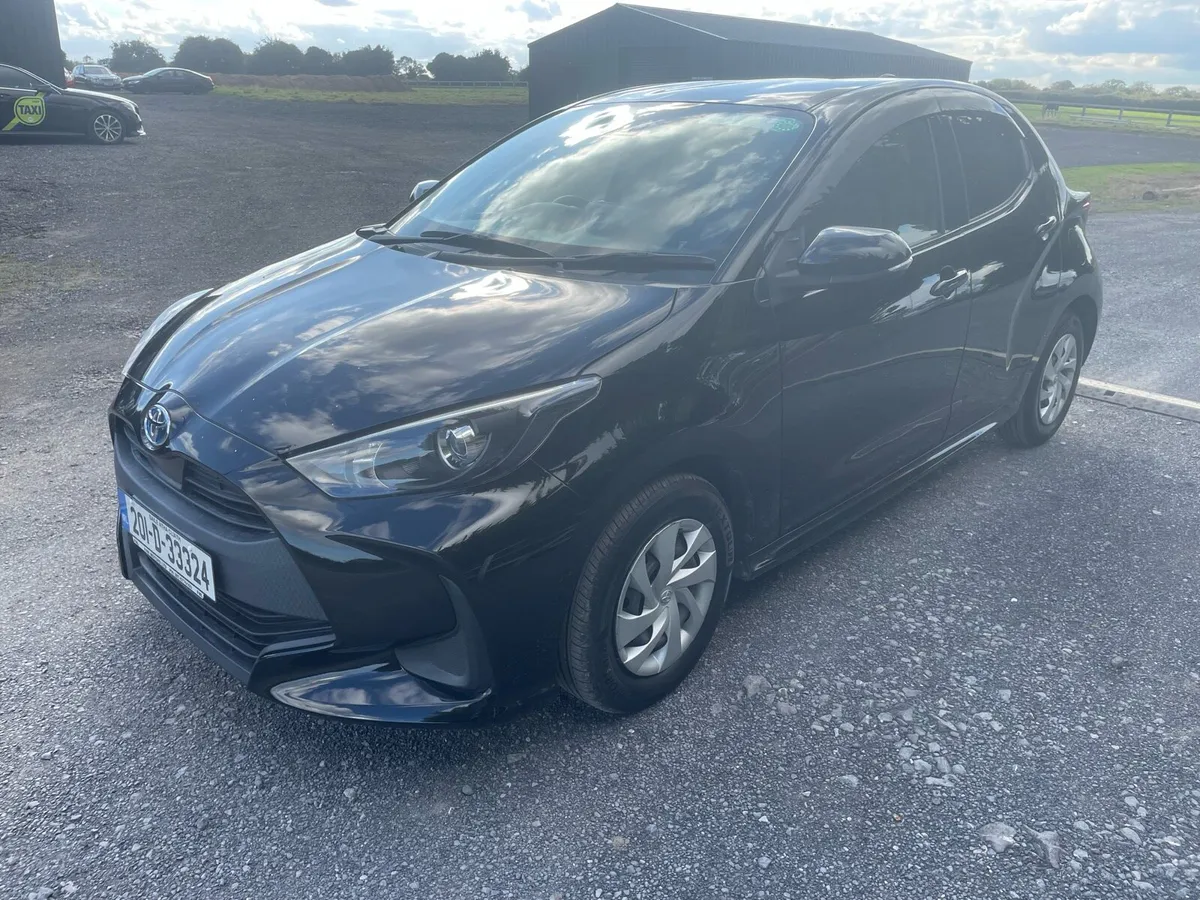 Toyota Yaris New Model 1.5 Hybrid Push Start - Image 3