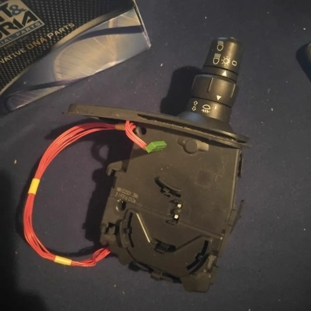 Light switch Renault Kangoo 2016 - Image 1