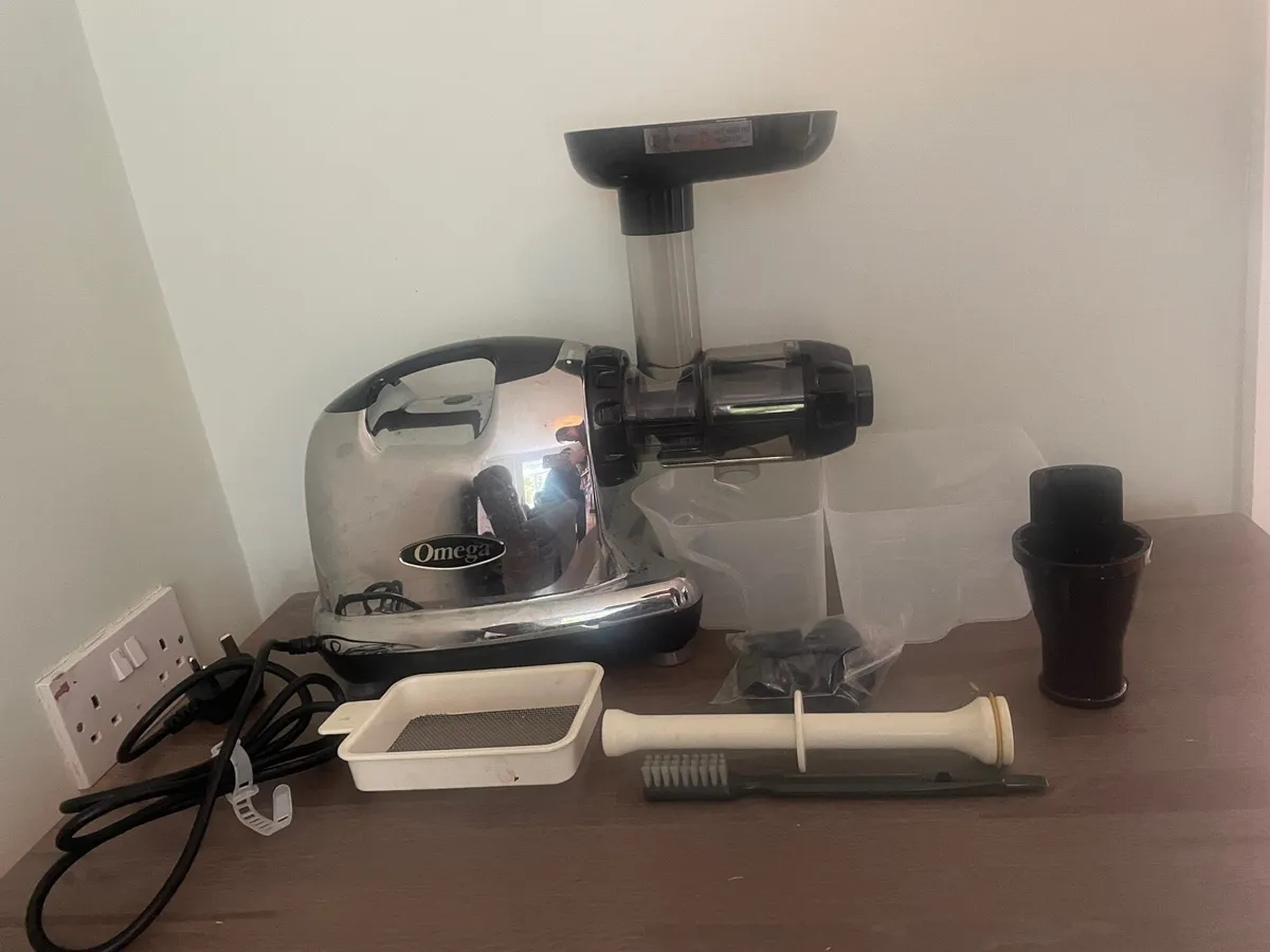 Omega Nutrition Centre Juicer - Image 1