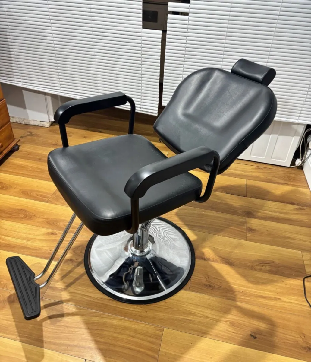 Barber chair - Image 2