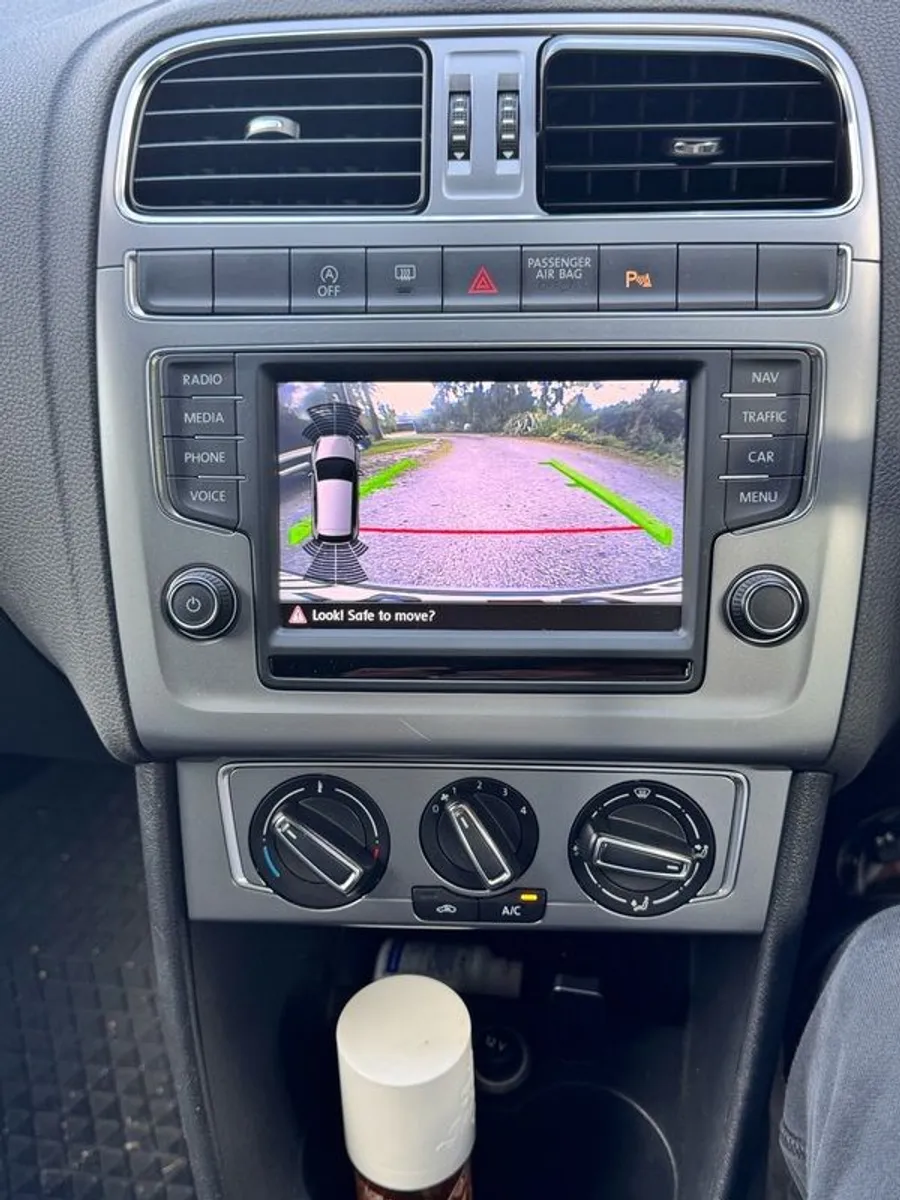 2017 Volkswagen Polo - Image 3