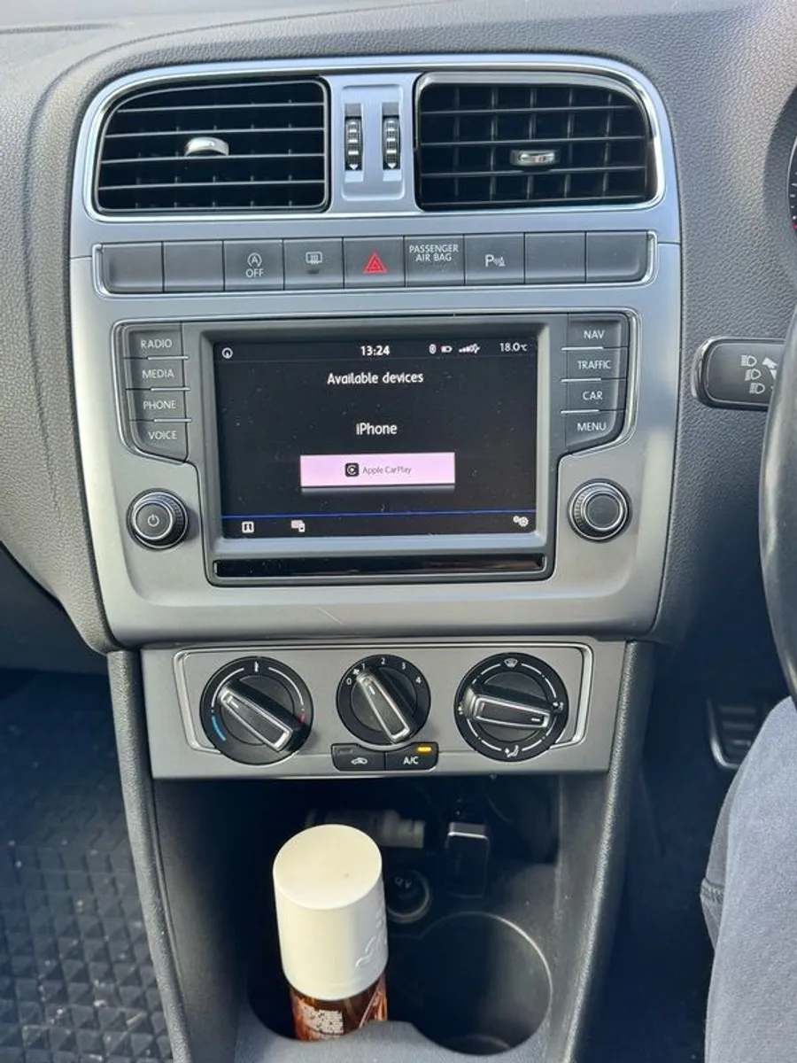 2017 Volkswagen Polo - Image 4