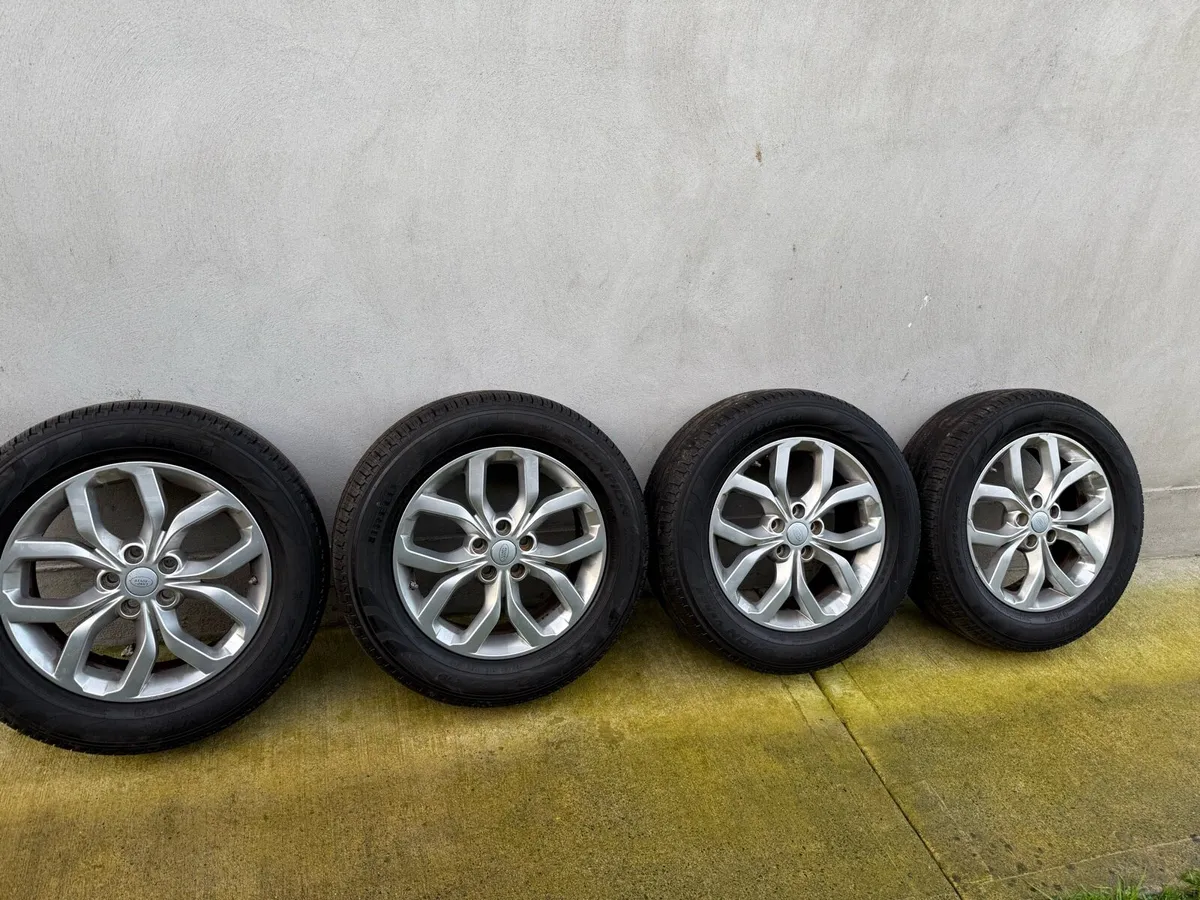 Land Rover Discovery 19” Alloy Wheels - Image 1