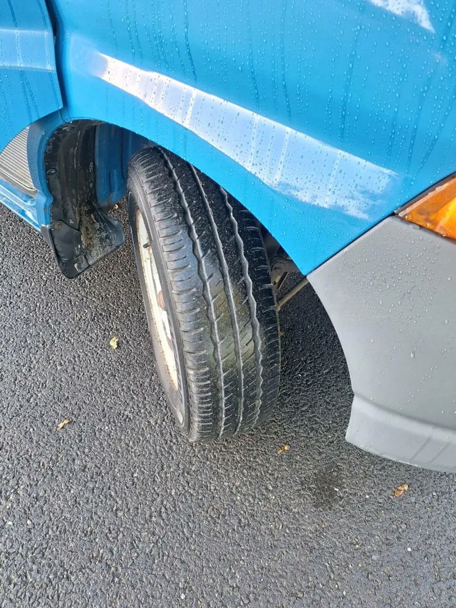 Toyota Hiace Minibus - Image 4