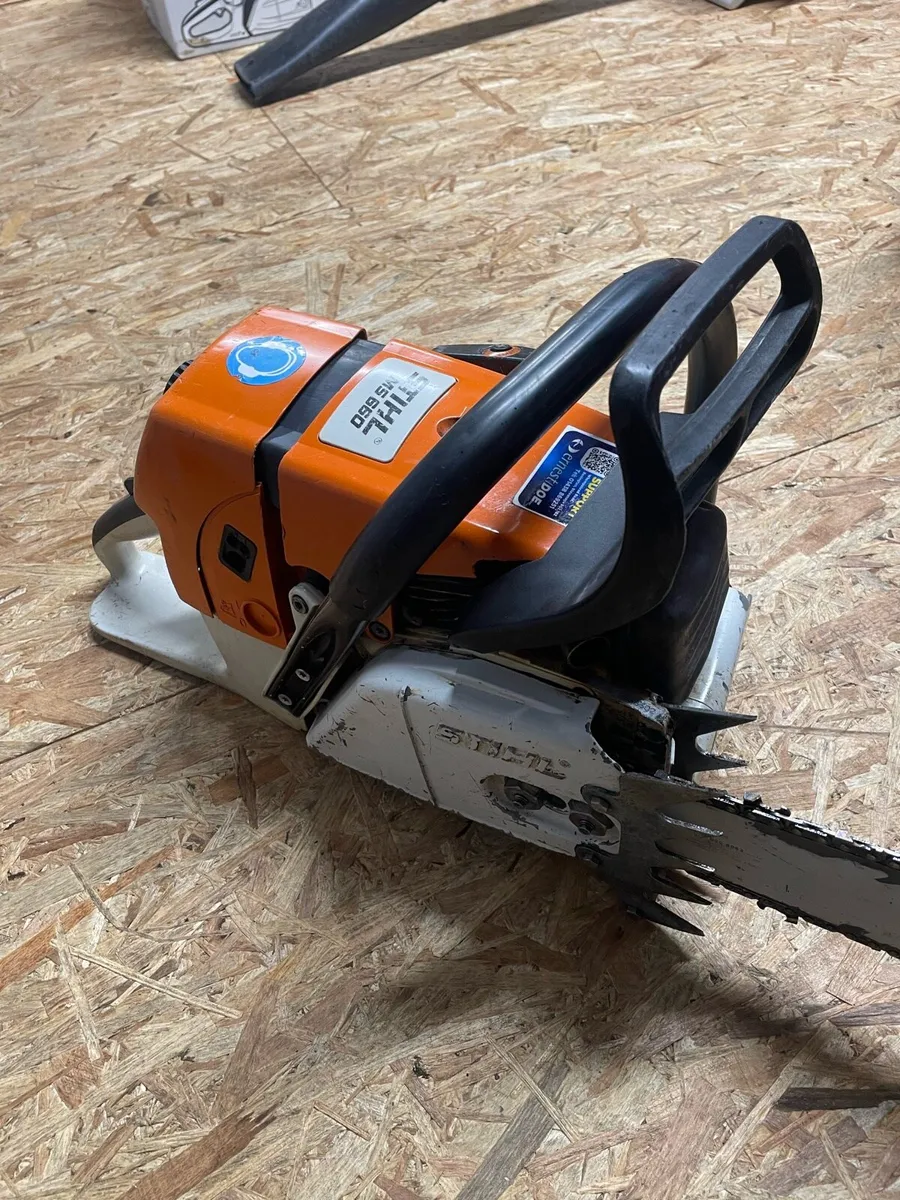 Immaculate STIHL ms660 36inch chainsaw - Image 3