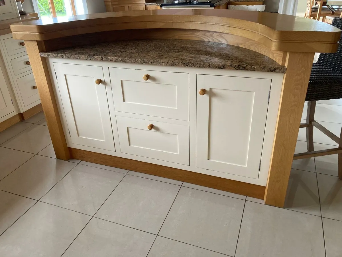 Kitchen Island/Breakfast Bar - Image 1