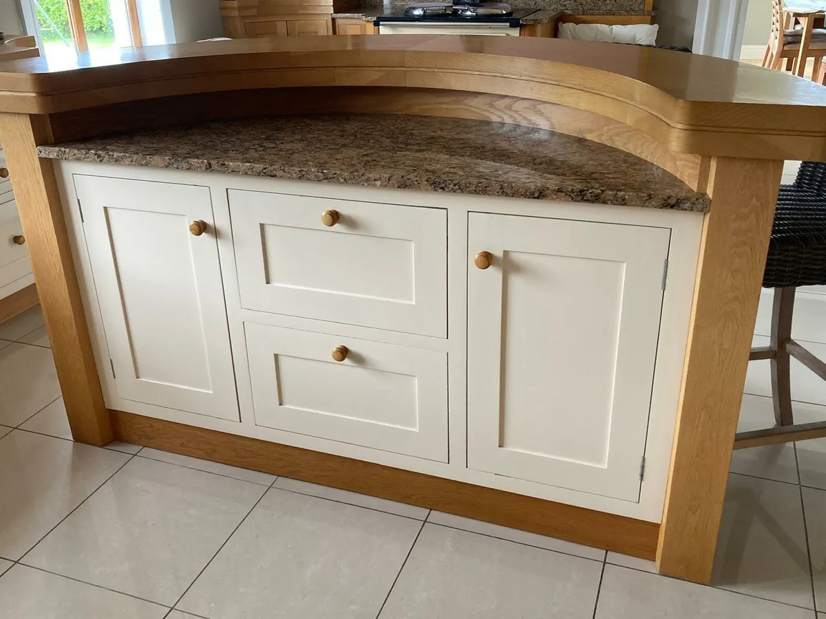 Kitchen Island/Breakfast Bar - Image 2