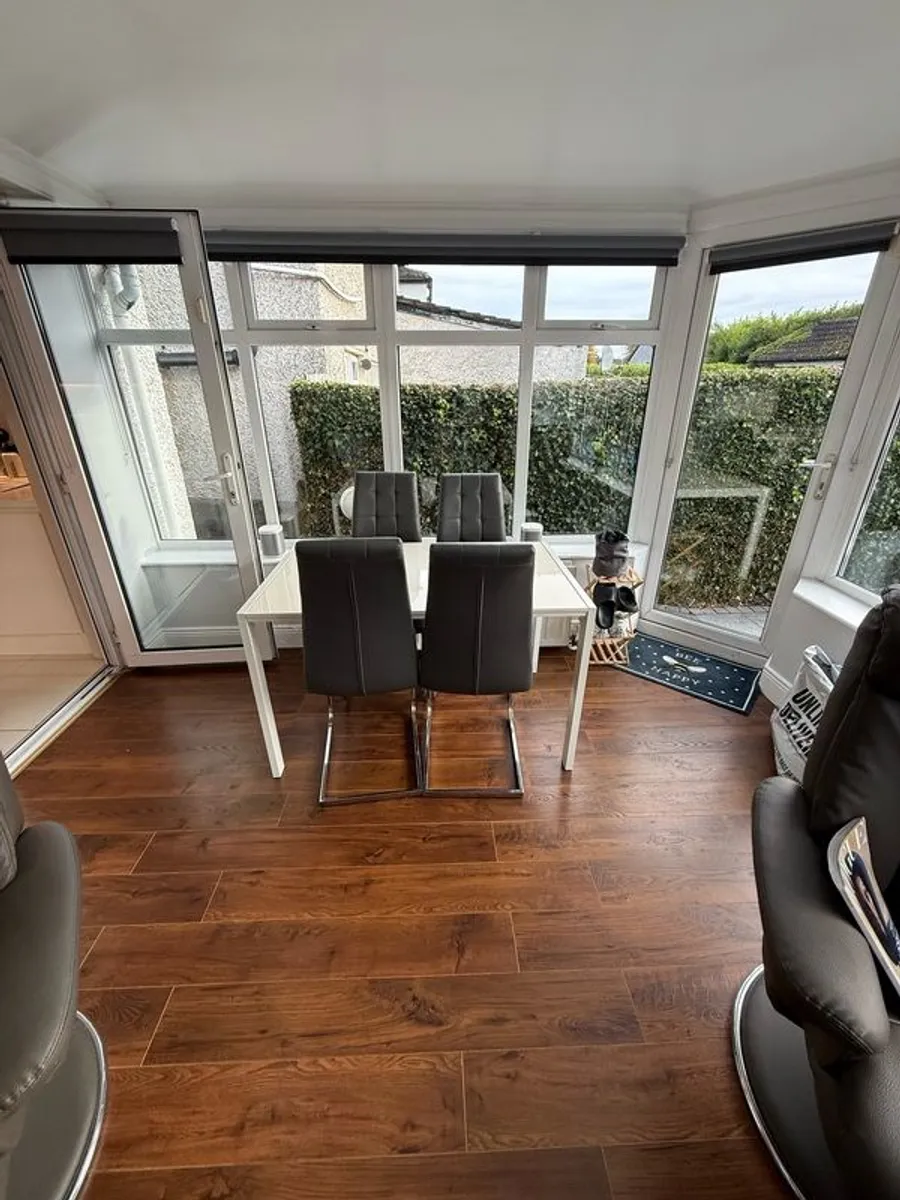Kitchen Table and 4 Chairs - Image 2