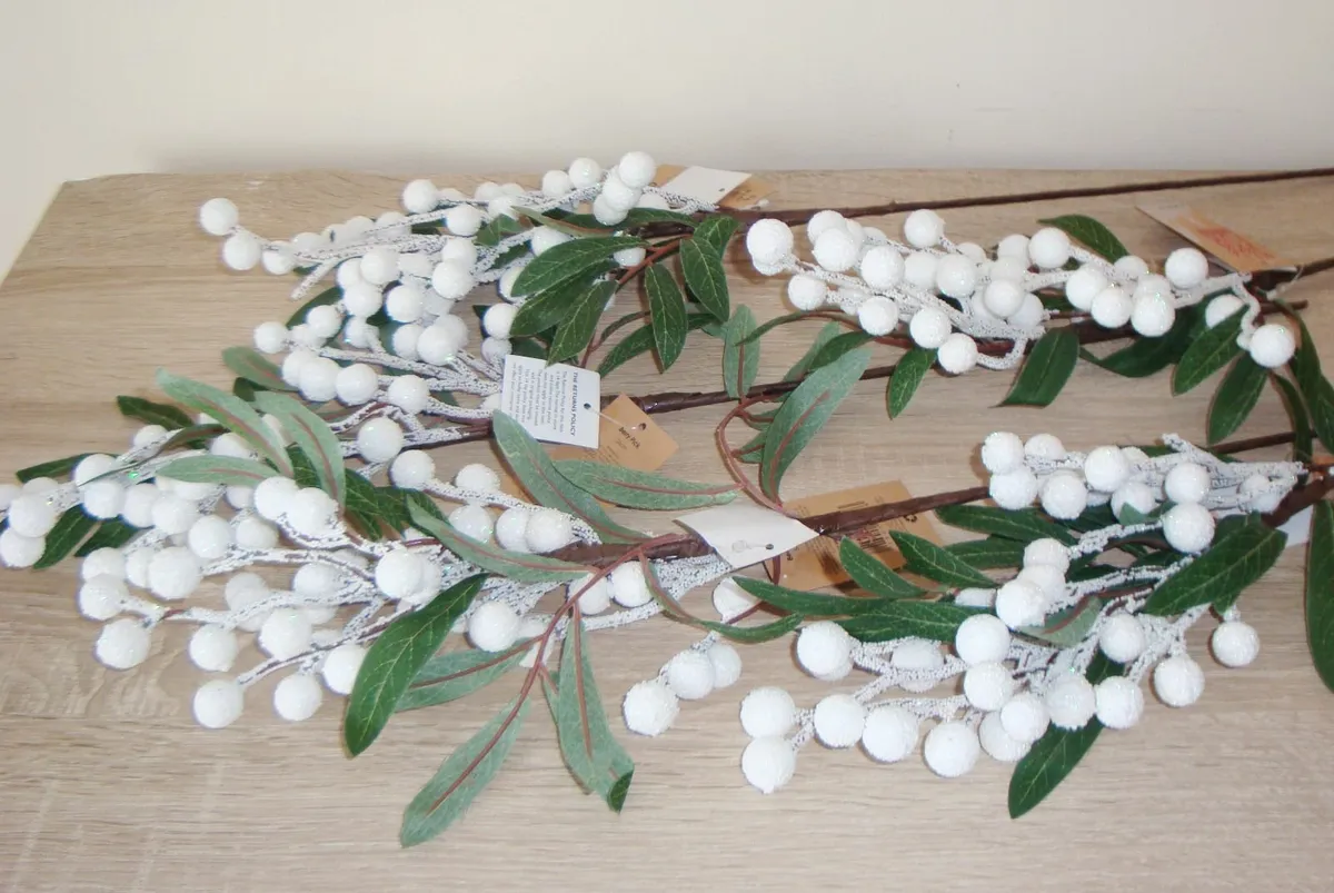 White berry stems picks - set of 5 - Image 2