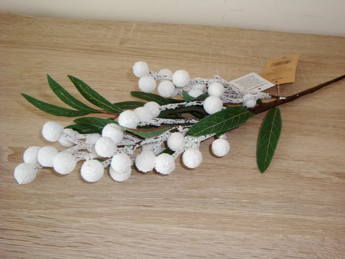 White berry stems picks - set of 5 - Image 3