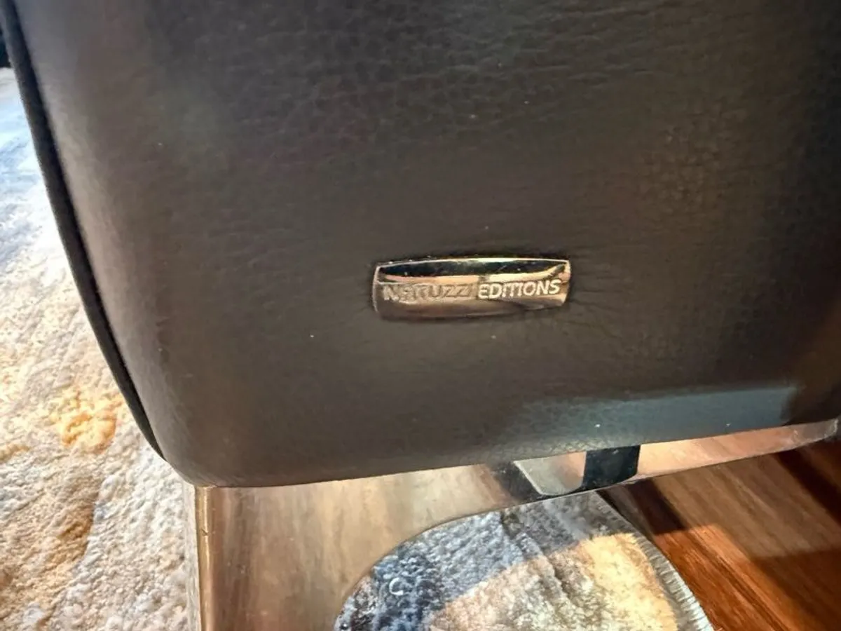 2 single and large two seater - Image 1