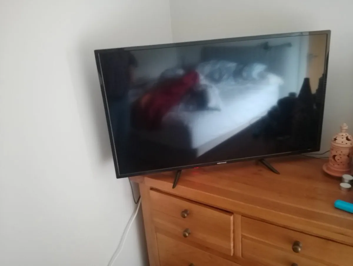 40 inch tv - Image 1