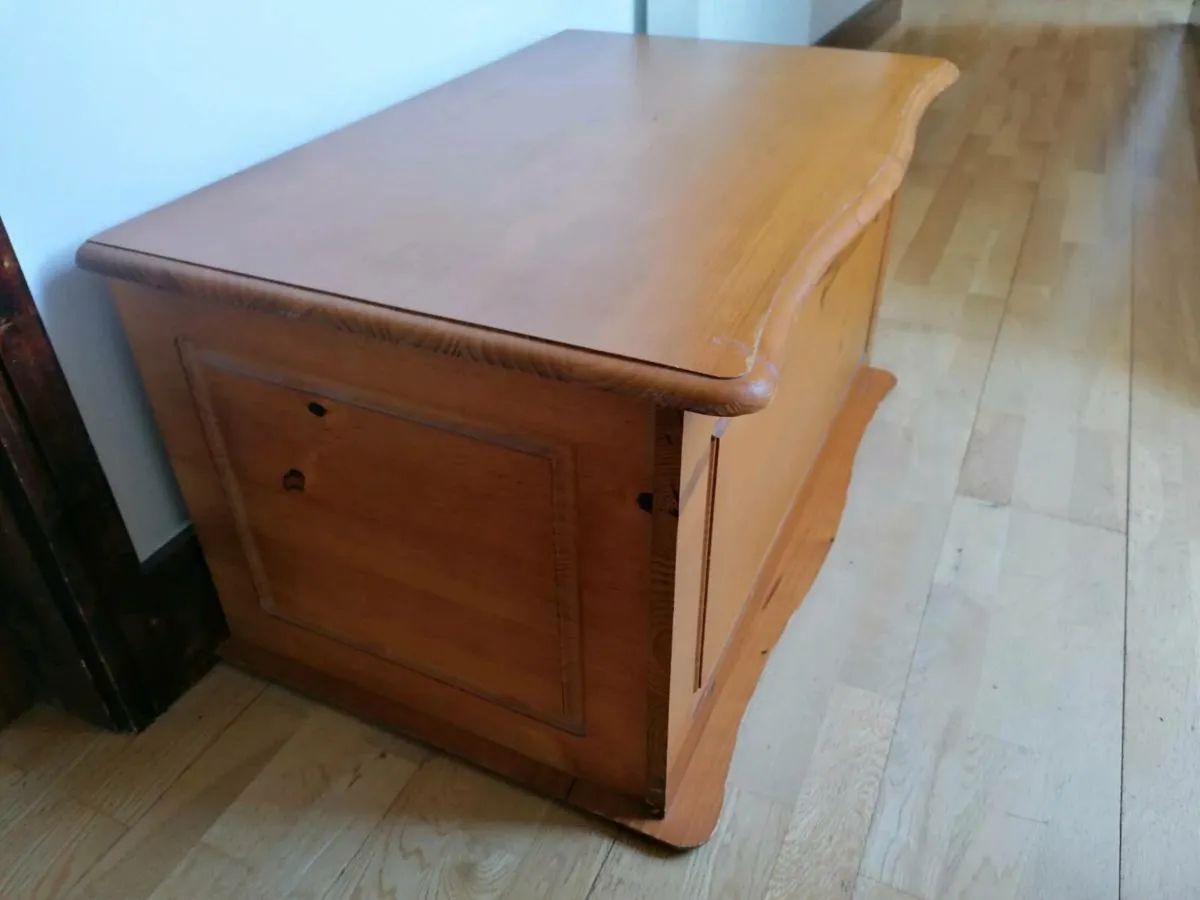 Pine Blanket Box - Image 1