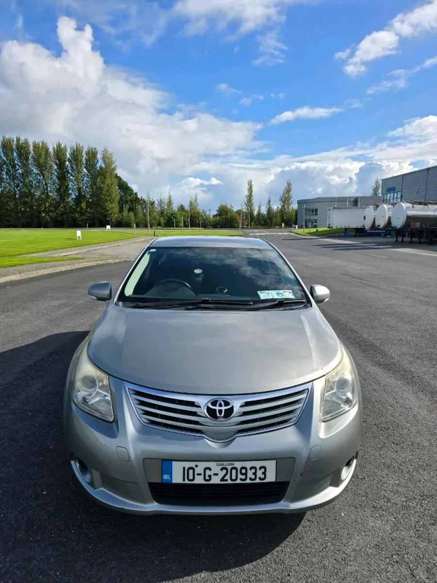 Toyota Avensis 2010 - Image 1