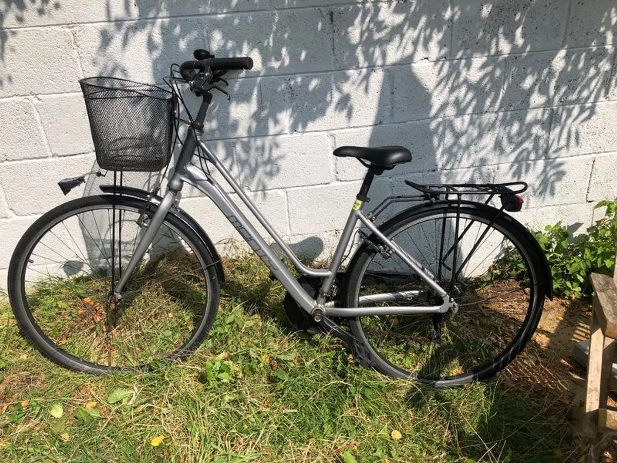 Ladies bicycle - Image 1