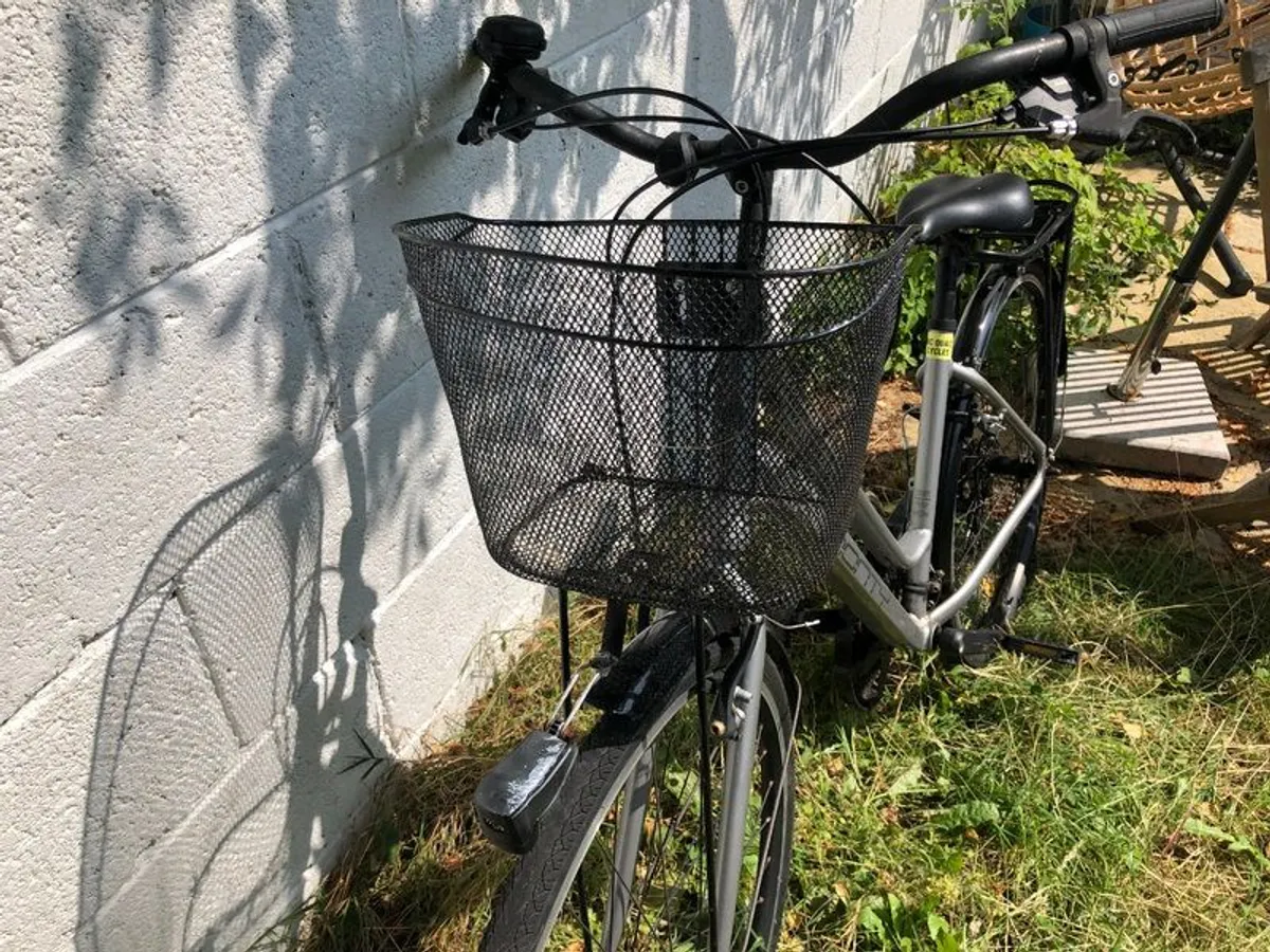 Ladies bicycle - Image 3