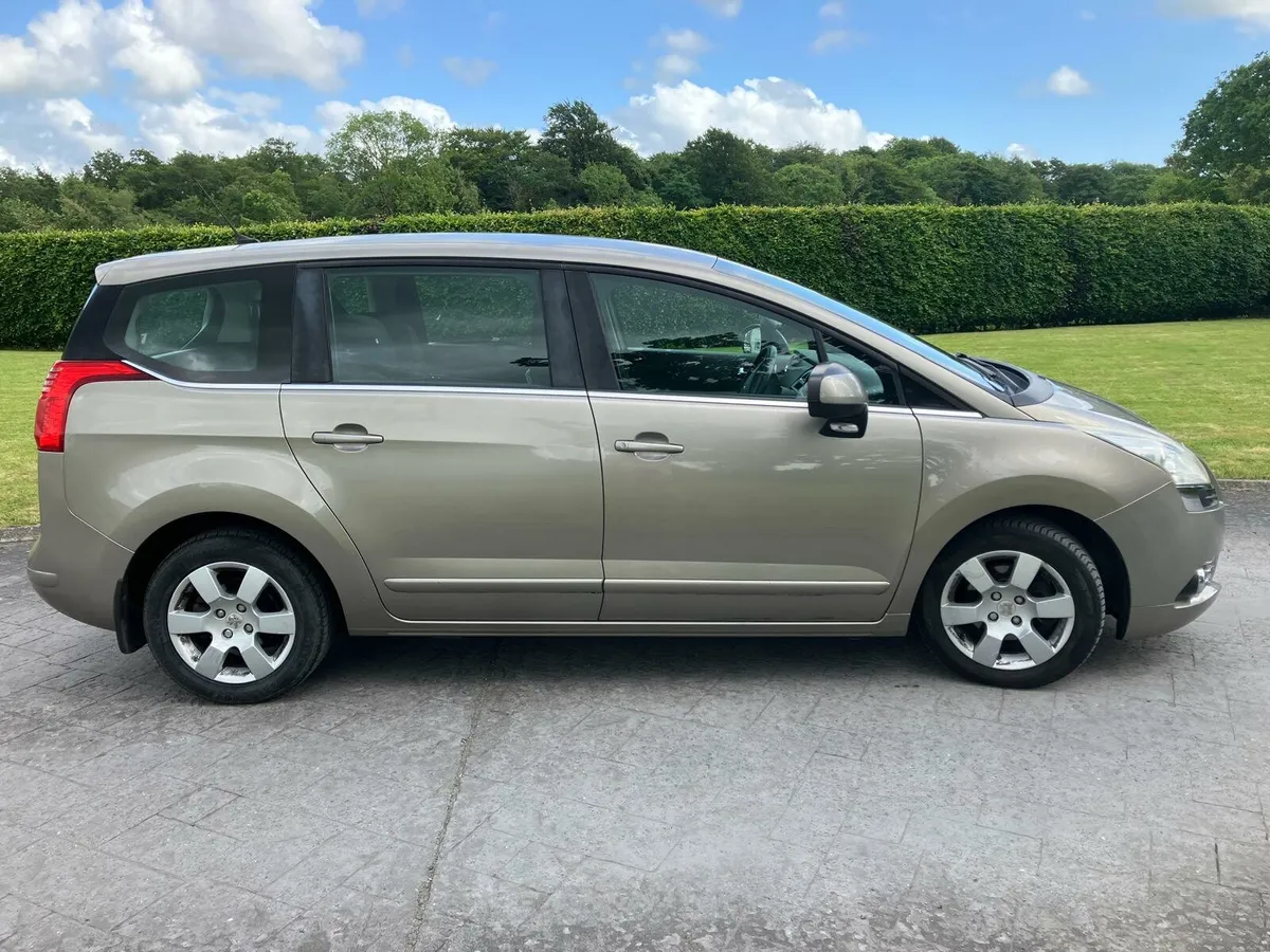 Peugeot 5008 7 Seater - Image 1