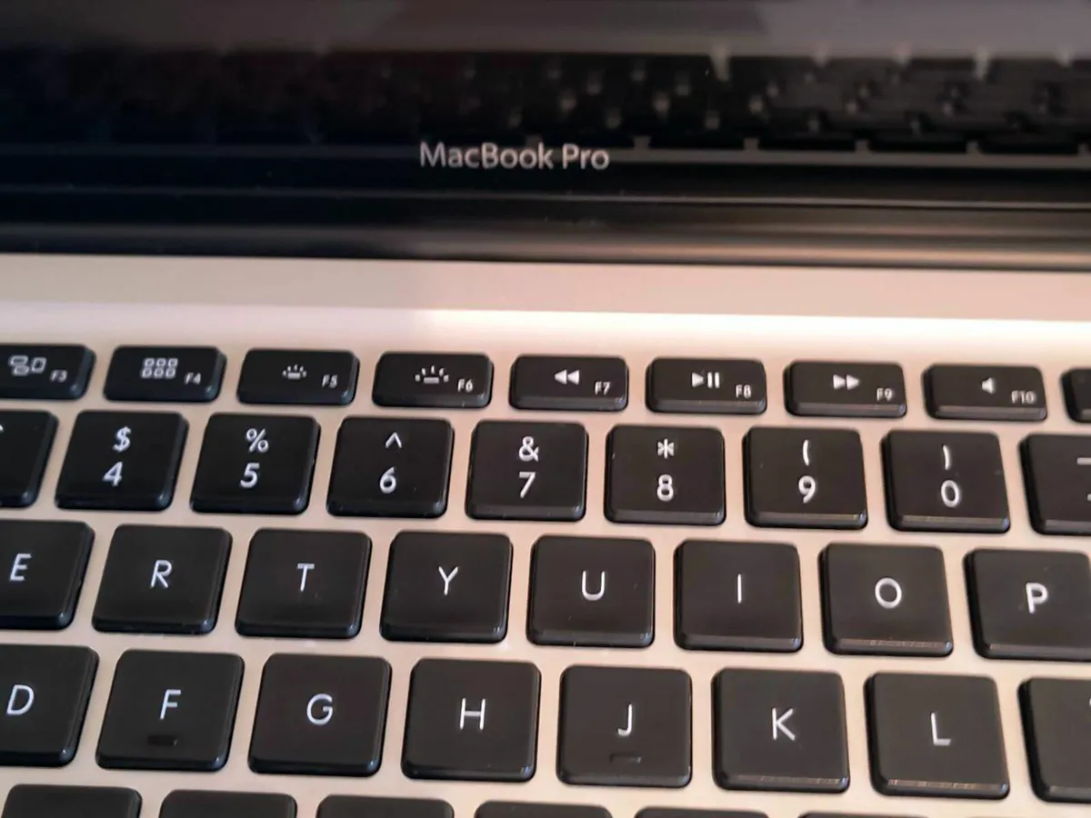 MacBook Pro a1286 not working! - Image 1