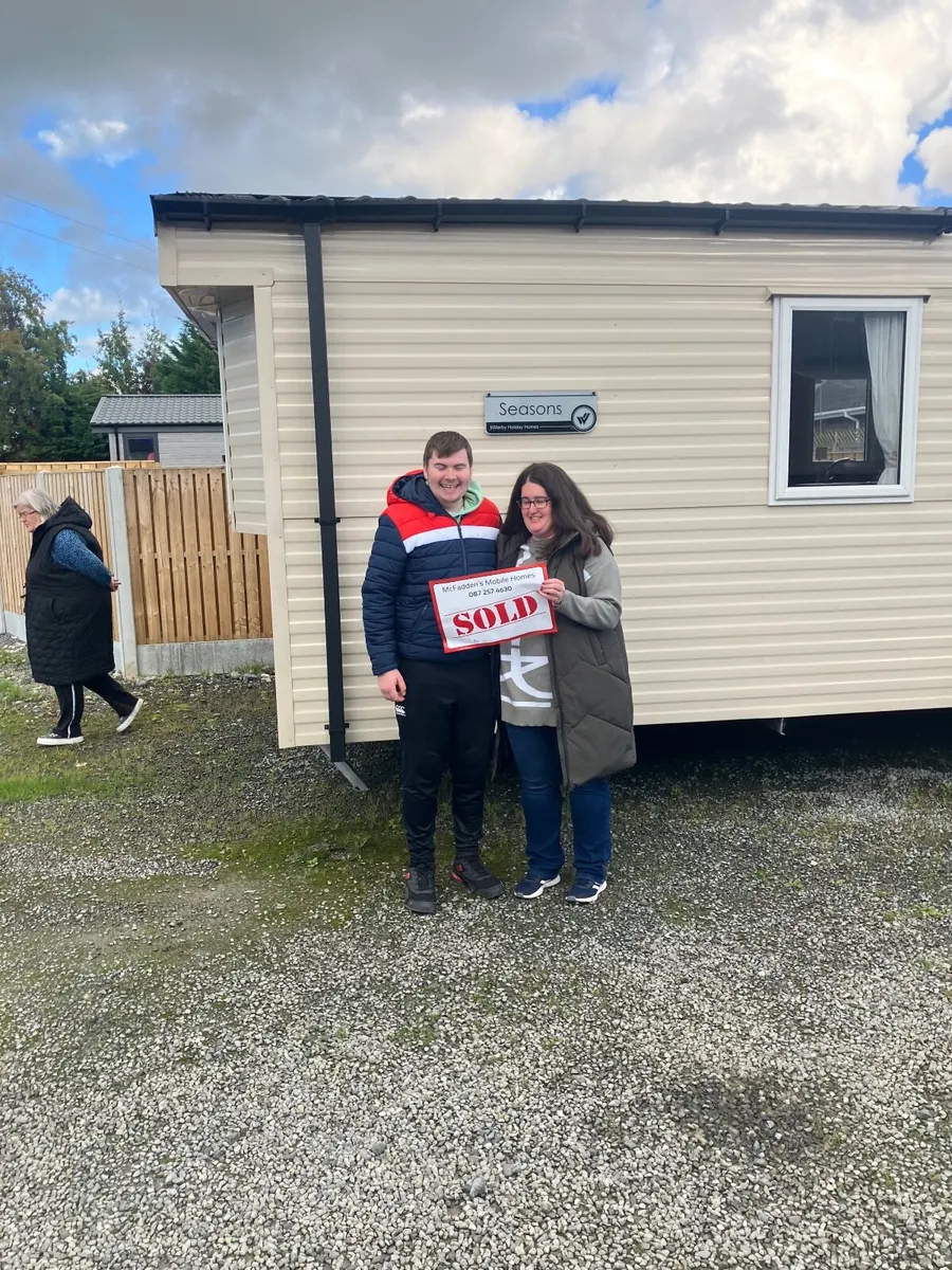 ANOTHER BEAUTIFUL WILLERBY SEASONS 2 BED IN STOCK - Image 1