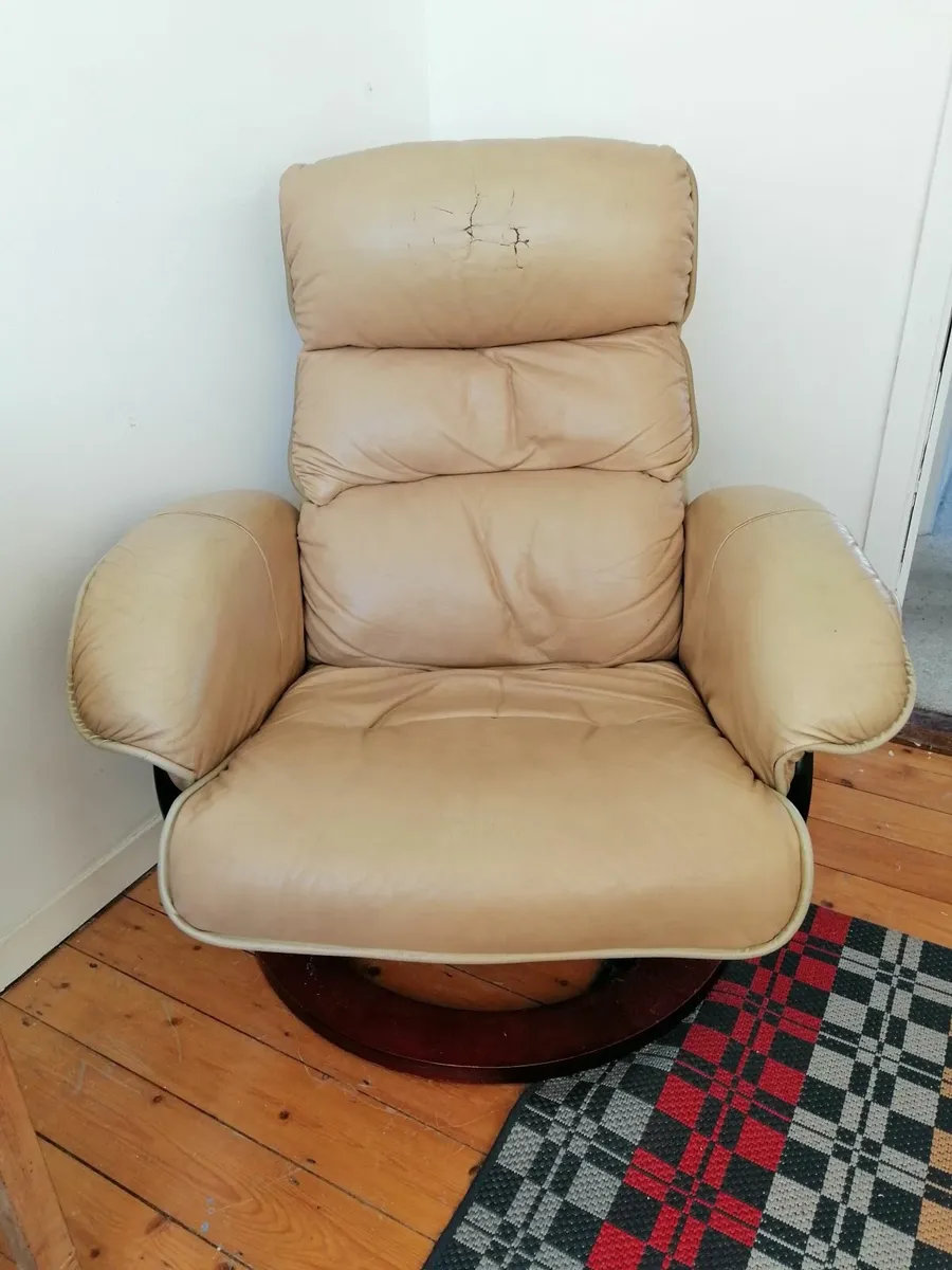 Leather reclining armchair