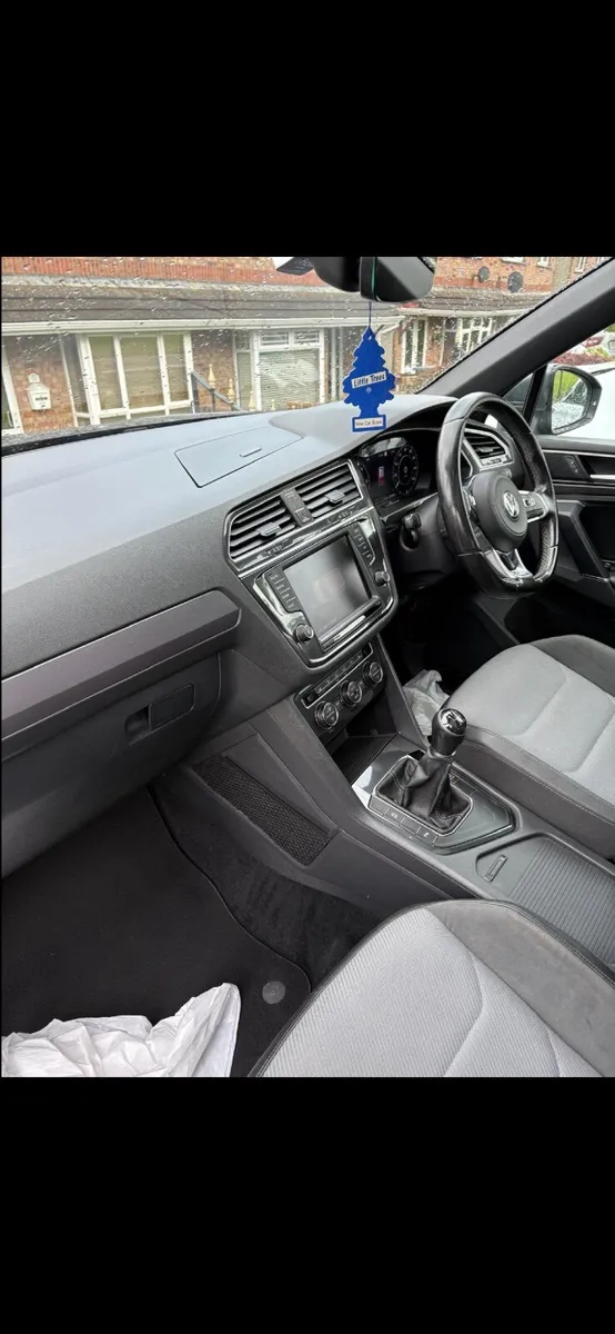 Volkswagen Tiguan 2017 - Image 3