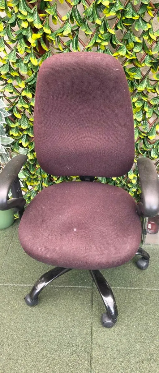 Office Chair - Image 1
