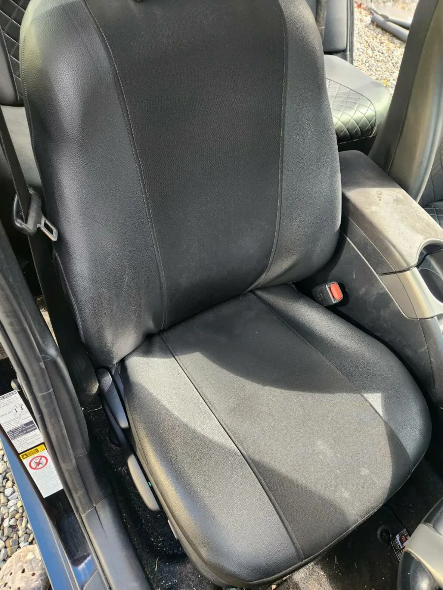 Tailored seat covers - Image 3