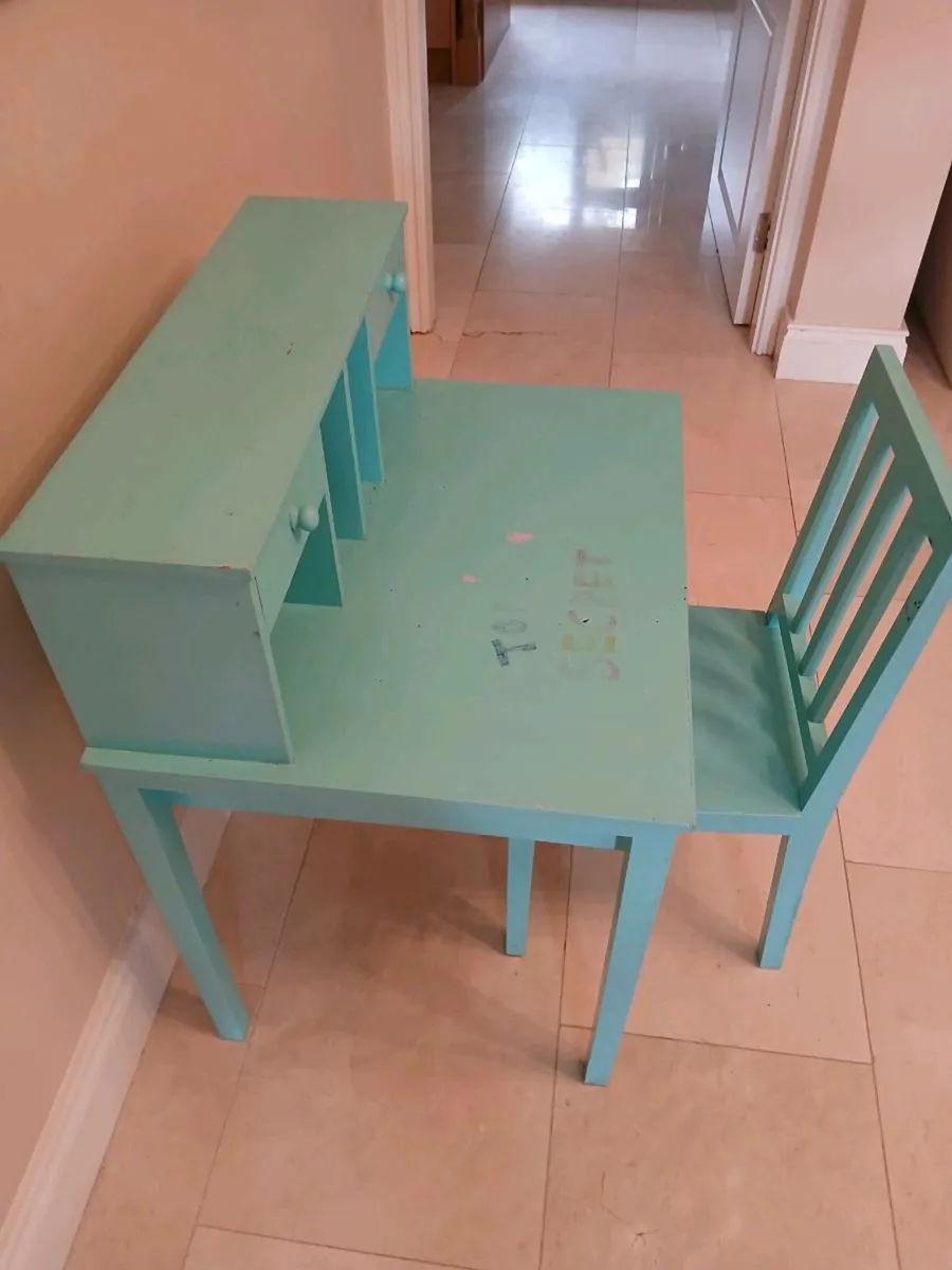 Study desk - Image 2