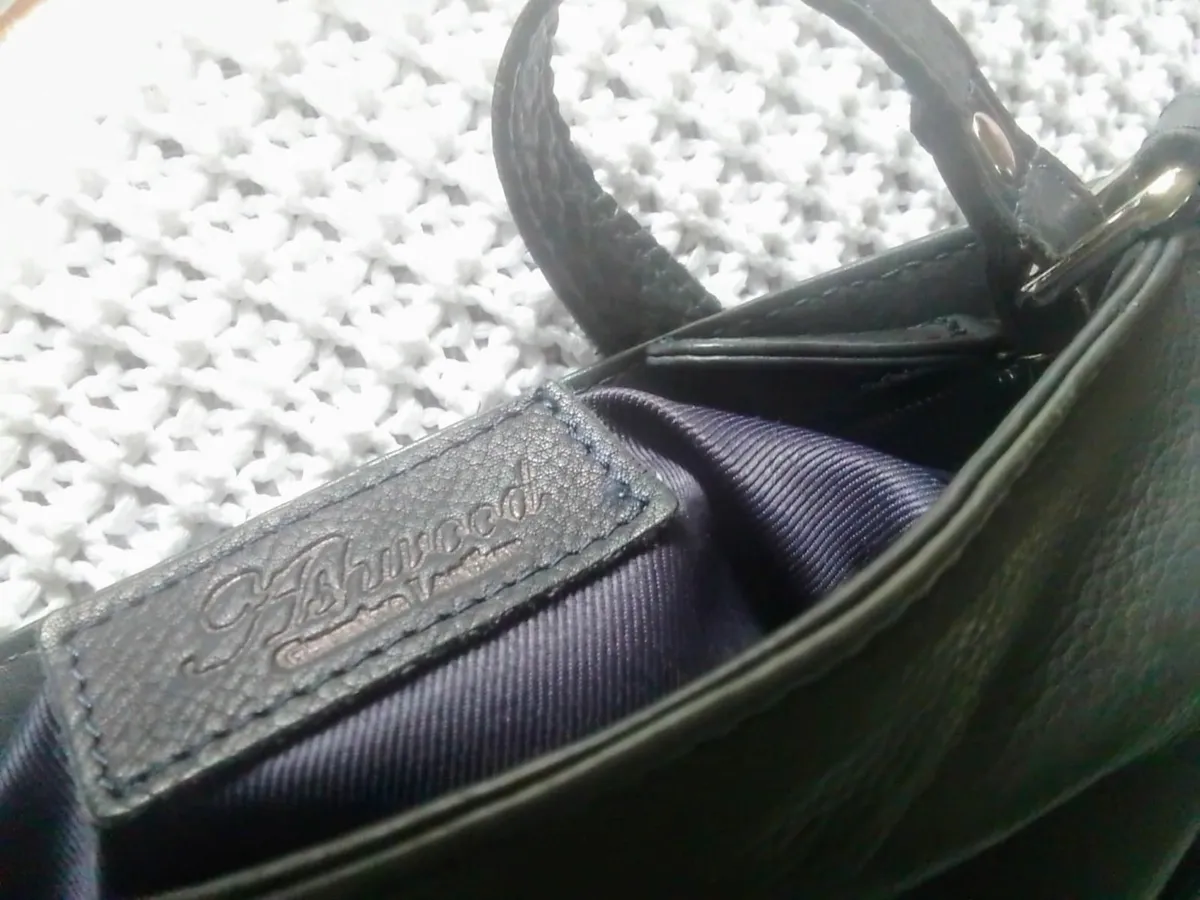 NAVY SOFT LEATHER ASHWOOD CROSSBODY BAG - Image 3