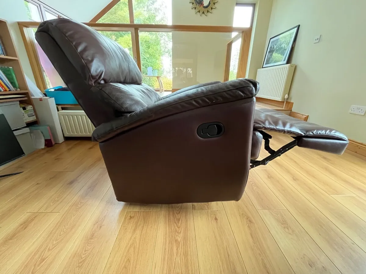 Suite of furniture - Image 2