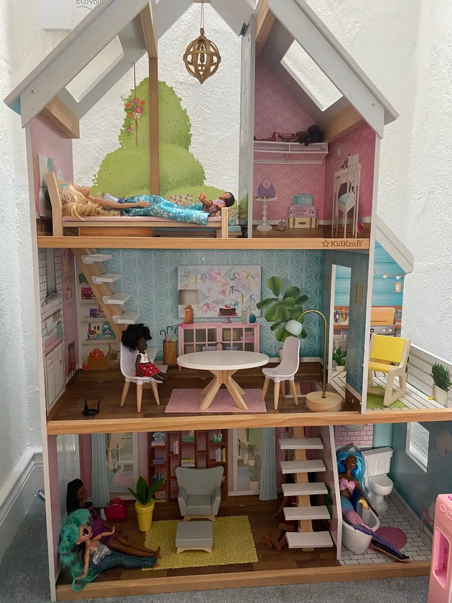Kid Kraft Doll house