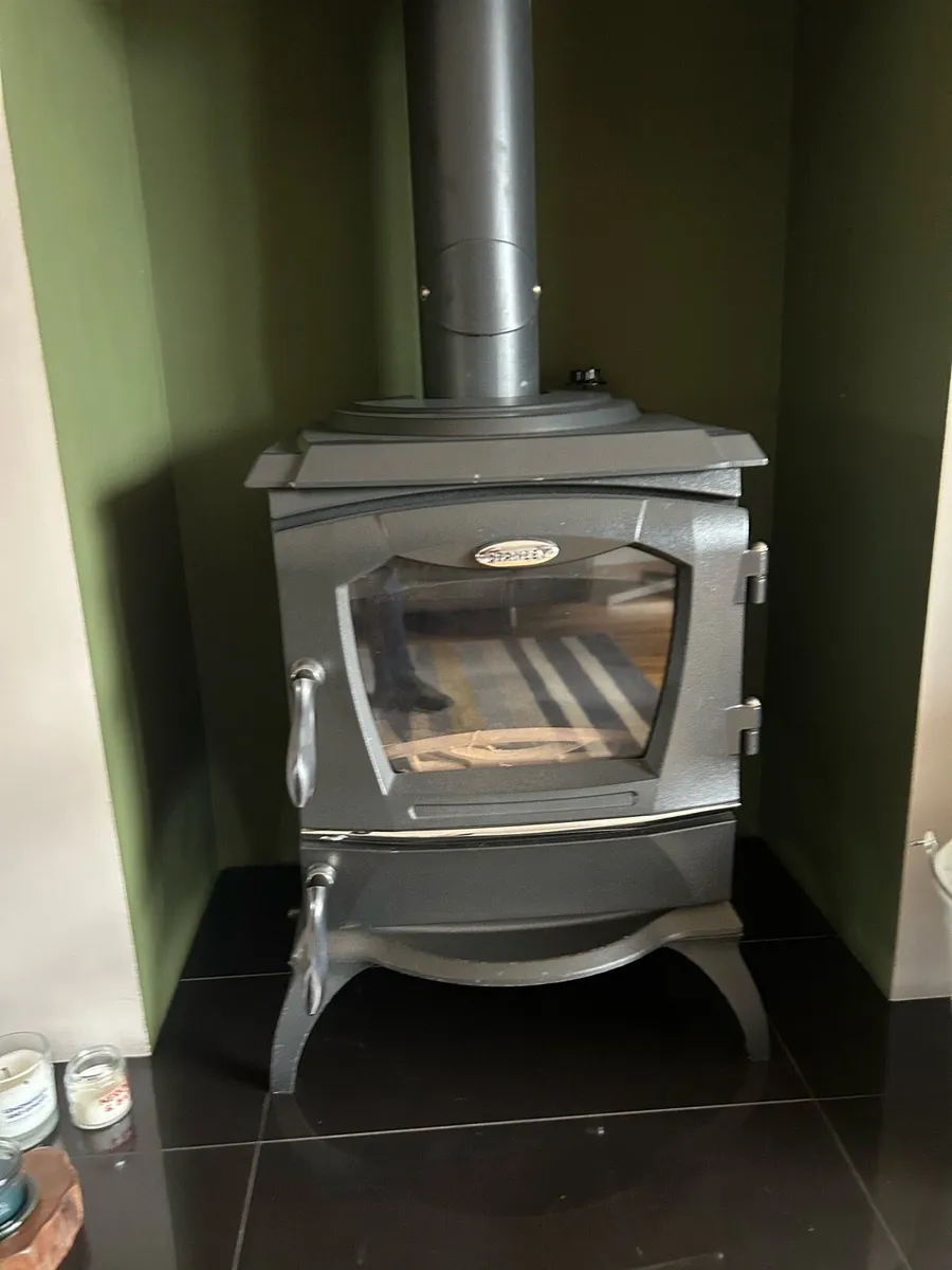 Stanley Lismore Stove - Image 1