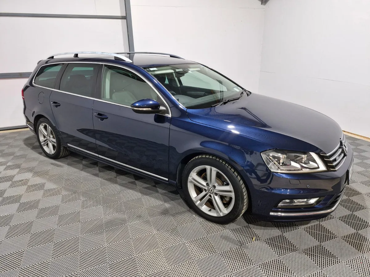 2014 Volkswagen Passat R-Line 1.4 TSi DSG - Image 3