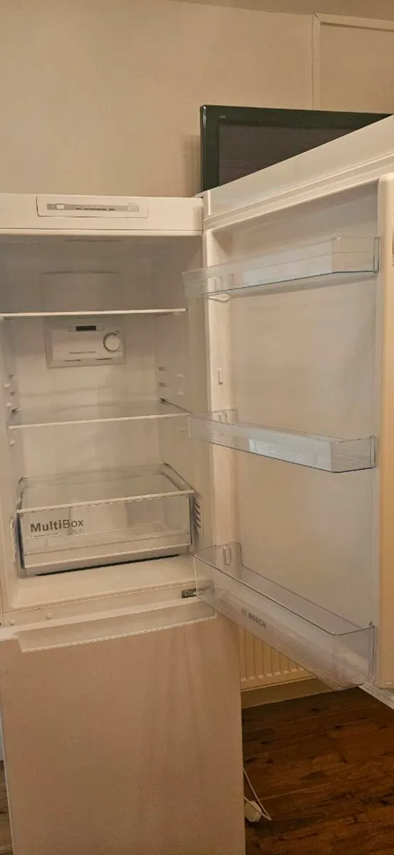 Bosch fridge freezer - Image 2