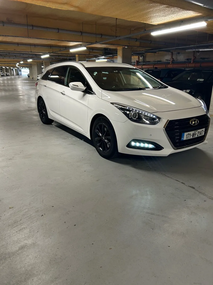 Hyundai i40 automatic - Image 1