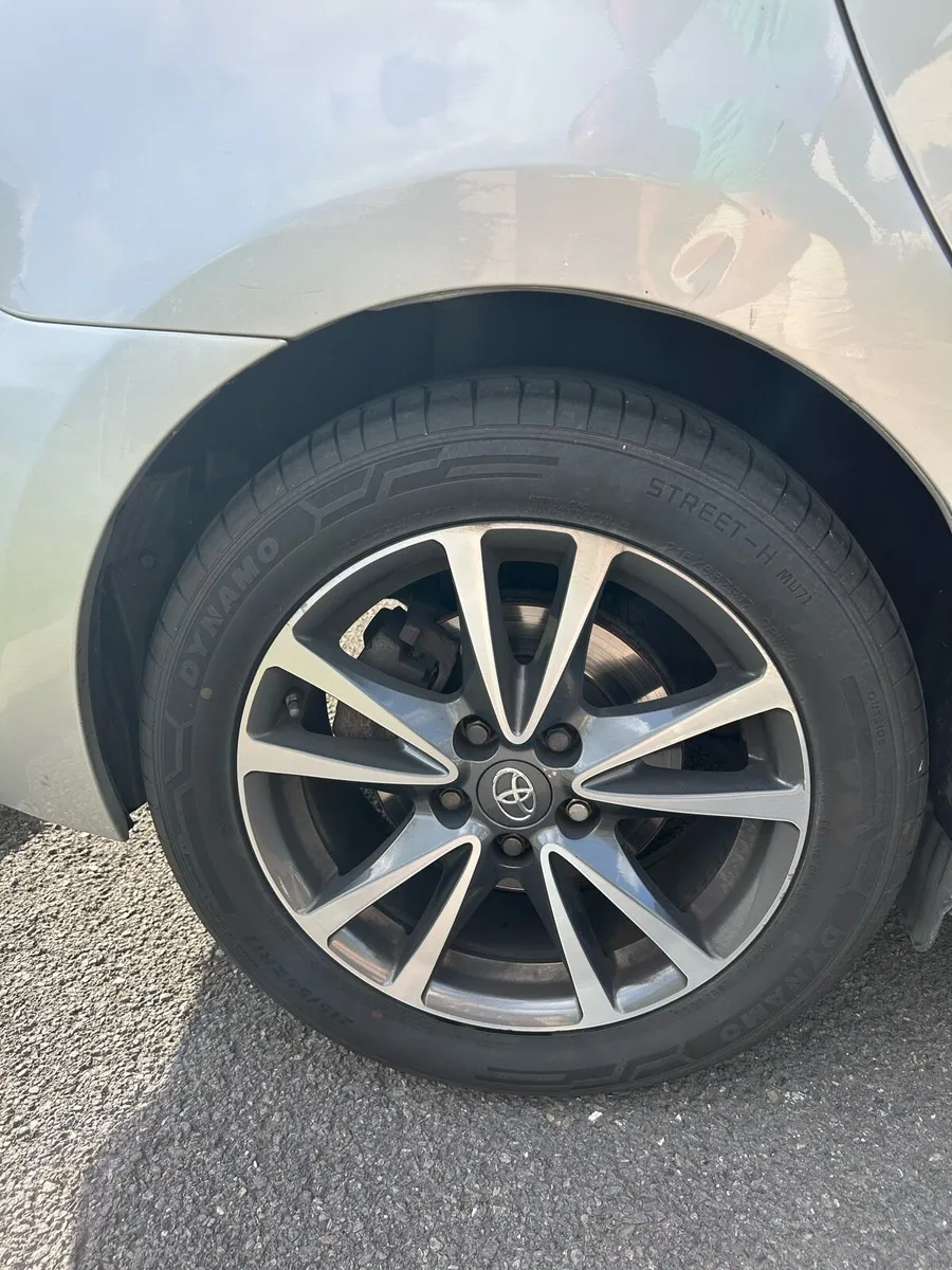 Toyota Avensis Luna 2.0 D D4D - Image 4