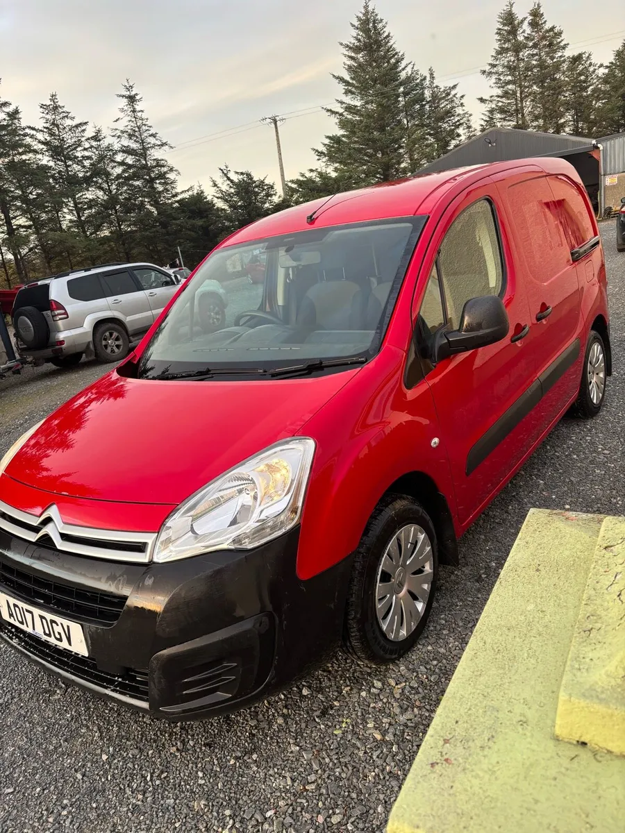 2017 Citroen Berlingo - Image 2