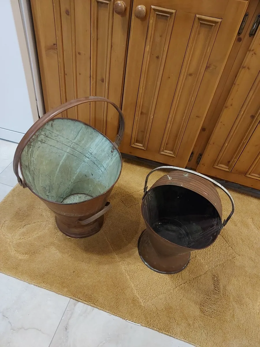 Copper coal scuttles and bucket - Image 2