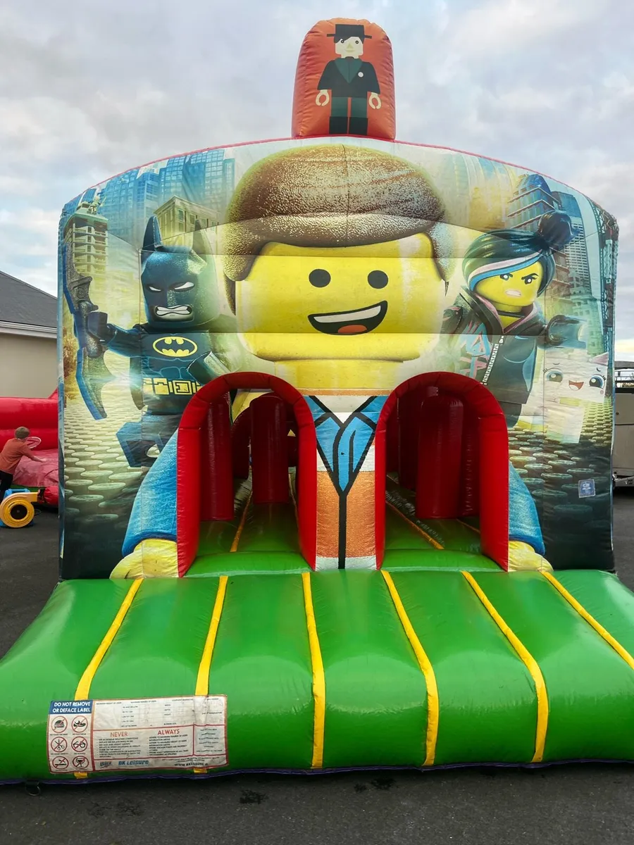 Obstacle course bouncy castle - Image 2